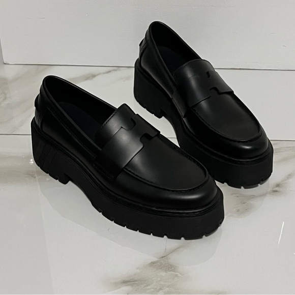 Shoes - Black glazed leather loafers